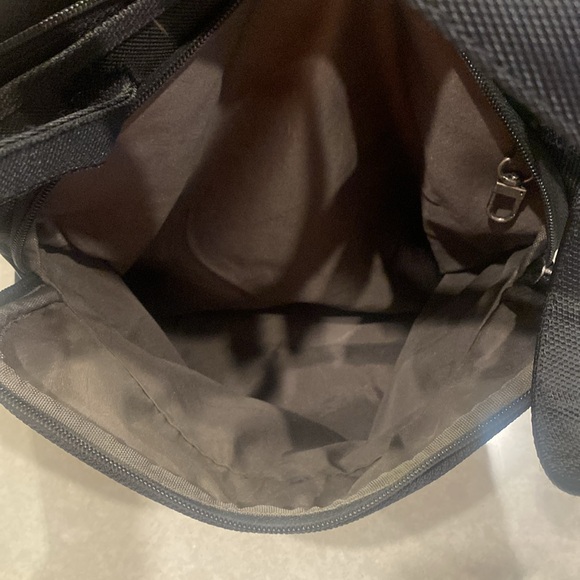 Travel Bag - Picture 6 of 8